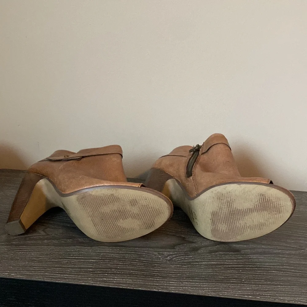 Steve Madden camel booties. - Picture 2 of 3